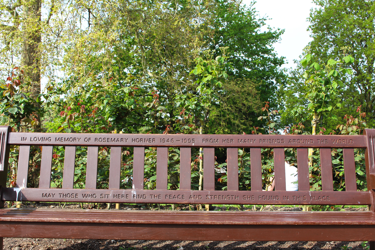 holland-park-bench
